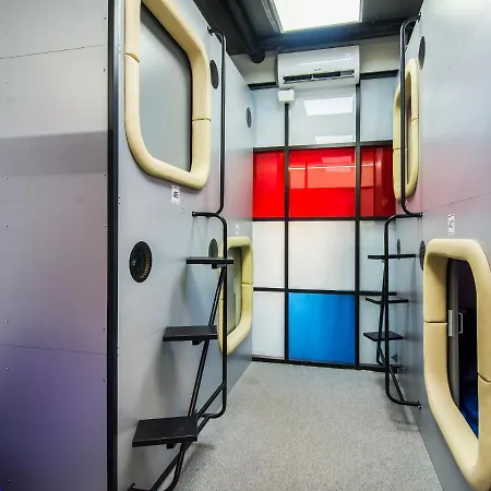 Hotel Cápsula Av-1 Capsule 2*