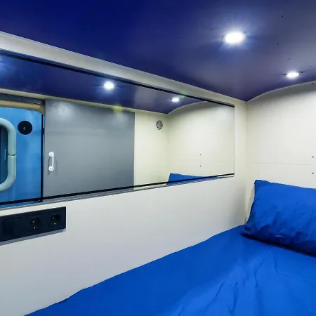 Av-1 Capsule Hotel Cápsula Kiev