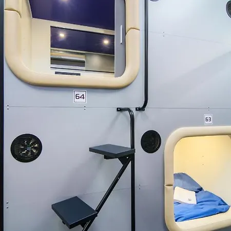 מלון קפסולה Av-1 Capsule קייב
