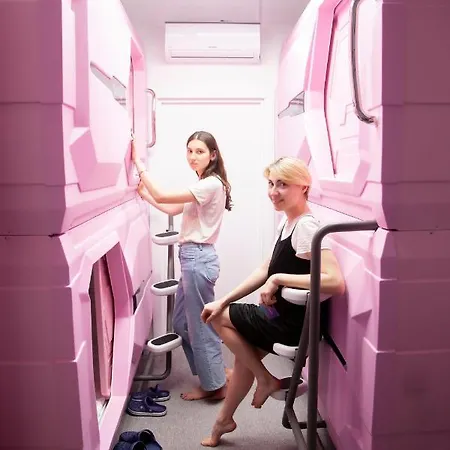 Hotel a capsule Av-1 Capsule