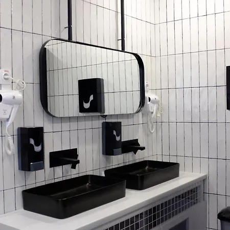 Av-1 Capsule Hotel a capsule Kiev